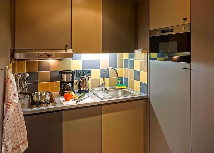 アパートホテル アダージョ シティ 4*