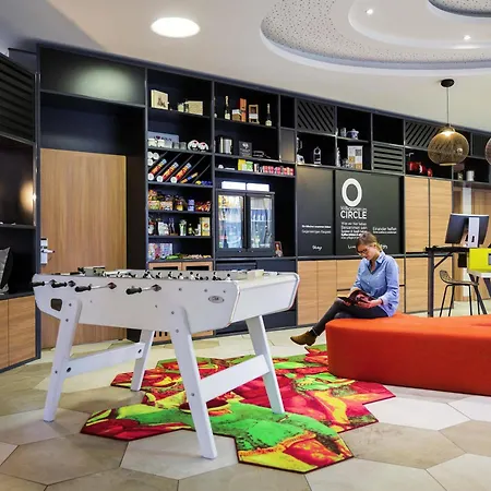 아다지오 시티 4*