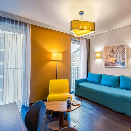 Adagio Aparthotel 4*